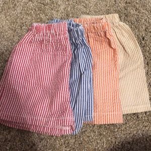 4 pair of Seersucker shorts